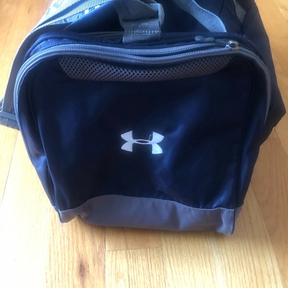 Under Armour duffle bag (last price drop) - Picture 5 of 7